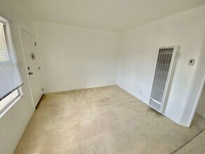 2914 Cimarron St in Los Angeles, CA - Building Photo - Building Photo