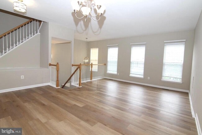 property at 43798 Maison Blanc Square