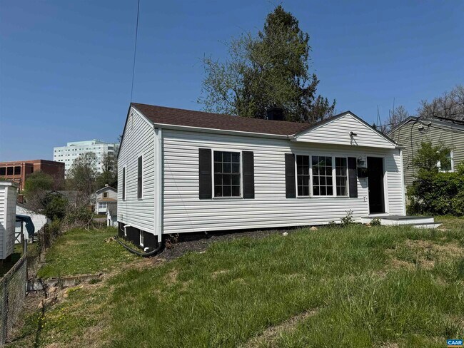 1015 Cherry Ave in Charlottesville, VA - Building Photo - Building Photo