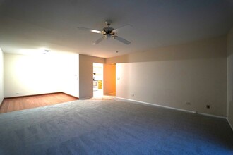 2650 Brookwood Way Dr, Unit 314 in Rolling Meadows, IL - Building Photo - Building Photo