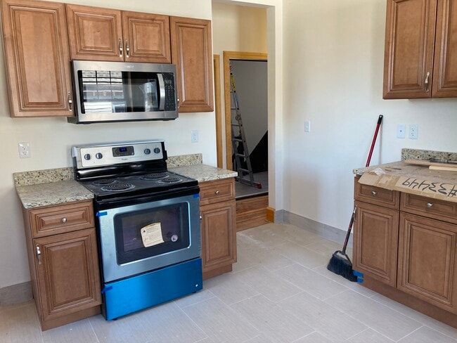 149 Hillside St, Unit 3