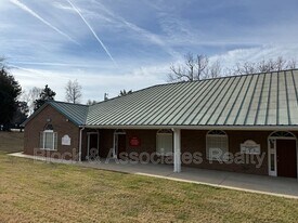 131 Dublin Square Rd in Asheboro, NC - Building Photo