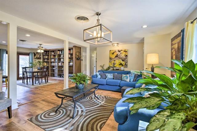 property at 7013 Meadowbrook Dr