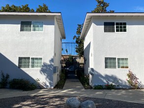 1234 S Loara St in Anaheim, CA - Foto de edificio - Building Photo