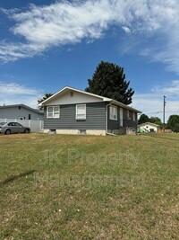 1725 15th Ave S in Great Falls, MT - Foto de edificio - Building Photo