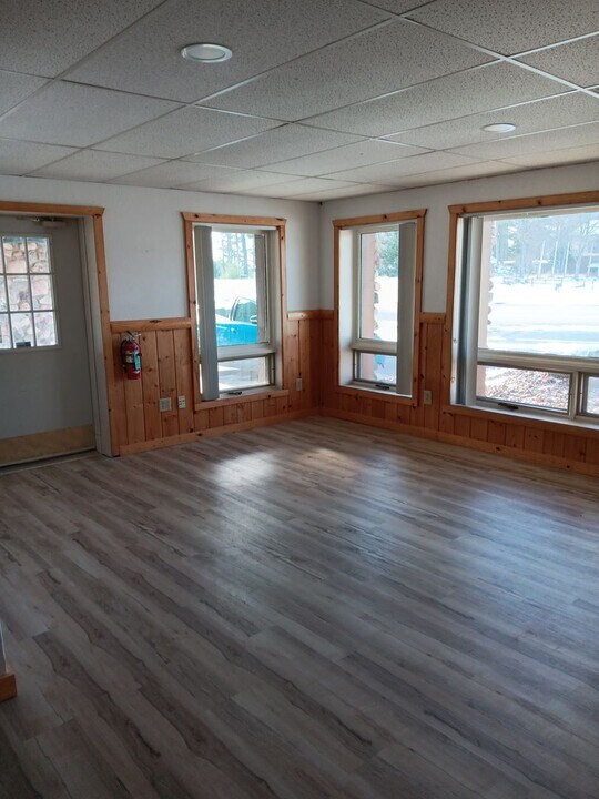 8648 US-51 in Minocqua, WI - Building Photo