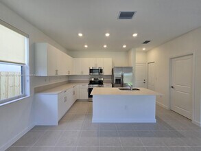 2670 SE 24th Ct in Homestead, FL - Building Photo - Building Photo
