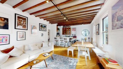 301 W 17th St in New York, NY - Building Photo - Building Photo