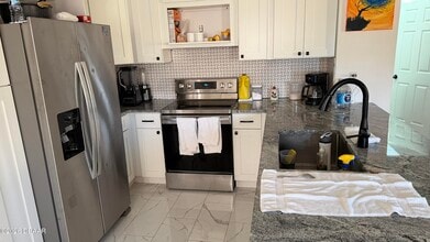 215 Woodland Ave in Daytona Beach, FL - Building Photo - Building Photo