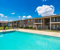 Lodge Apartments in Pascagoula, MS - Foto de edificio - Building Photo