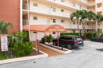 Delphi Towers in Pompano Beach, FL - Building Photo - Building Photo