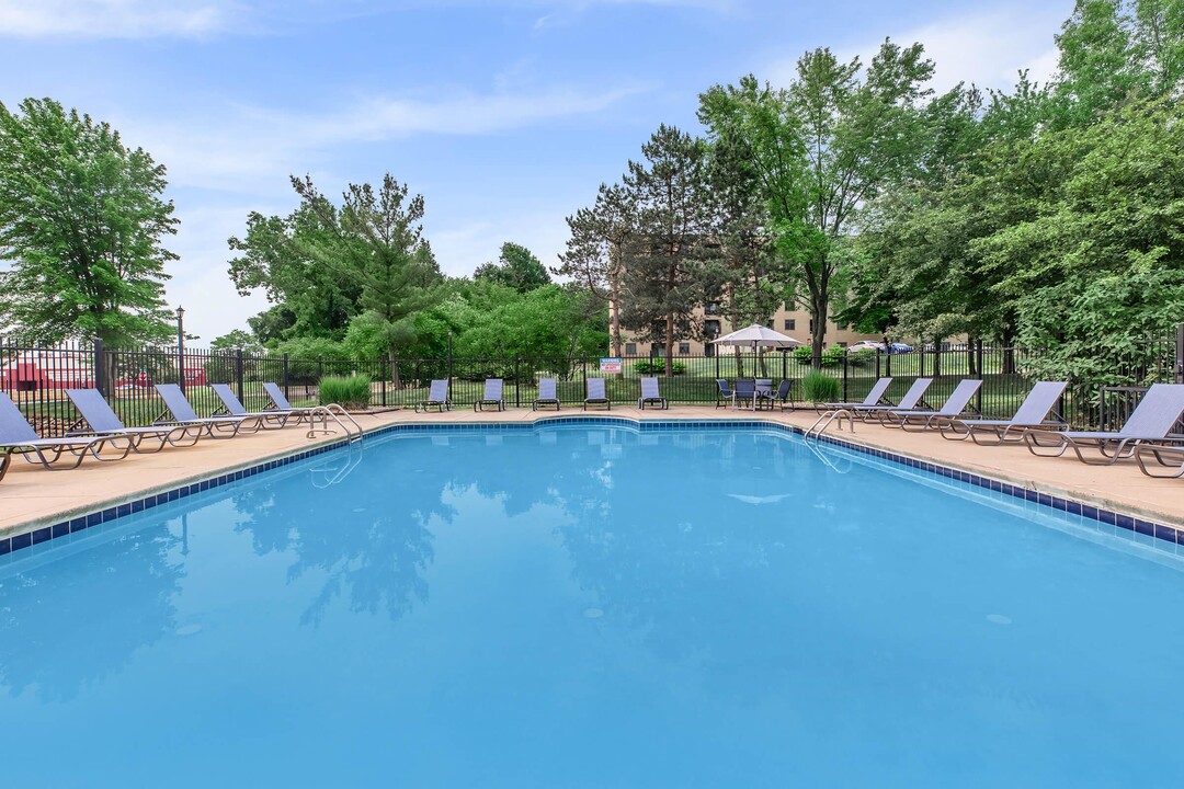 Summer Ridge Apartments in Kalamazoo, MI - Foto de edificio