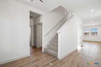 412 Wilshire Rd in San Marcos, TX - Building Photo - Building Photo