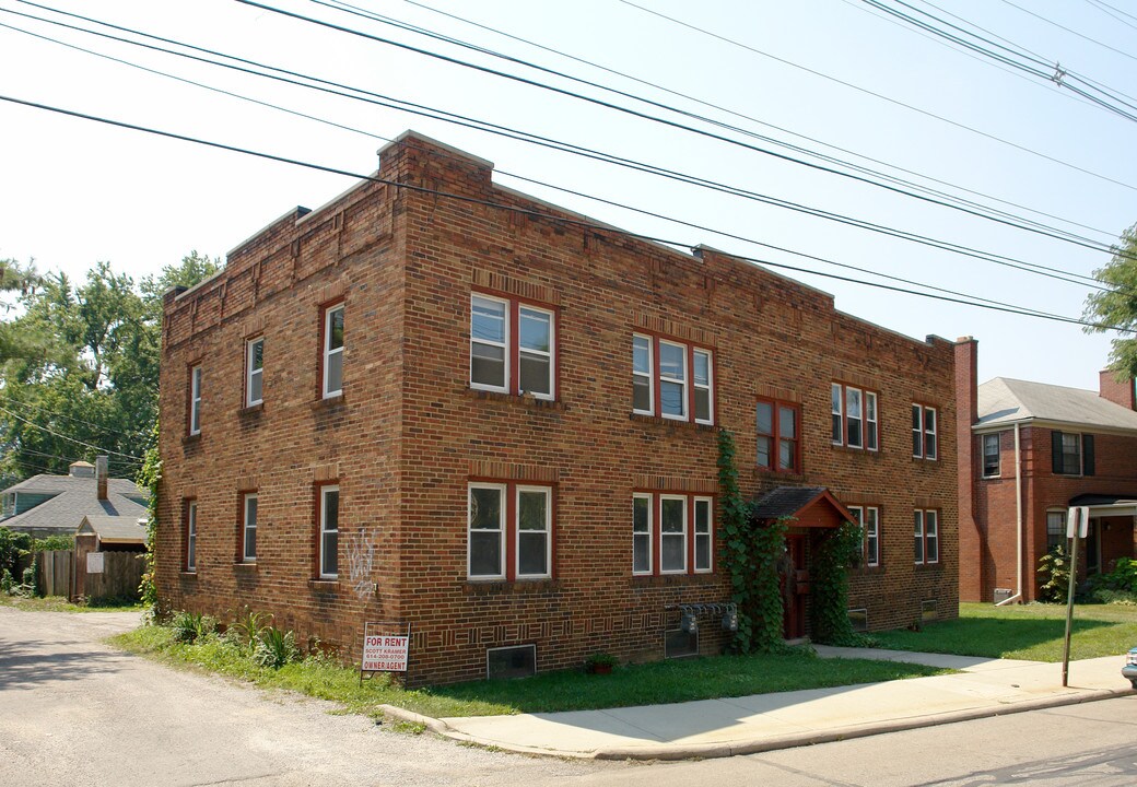 121 E Arcadia Ave in Columbus, OH - Foto de edificio
