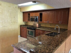 8266 NW 24th St-Unit -8266 in Coral Springs, FL - Building Photo - Building Photo