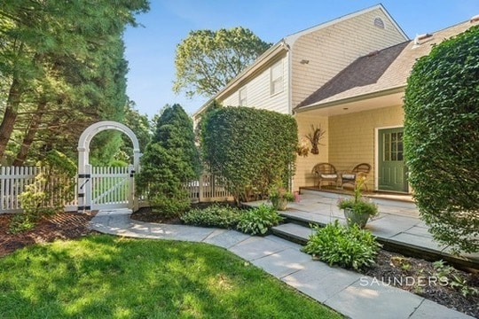 5 Munroe Ave in Mount Sinai, NY - Building Photo - Building Photo