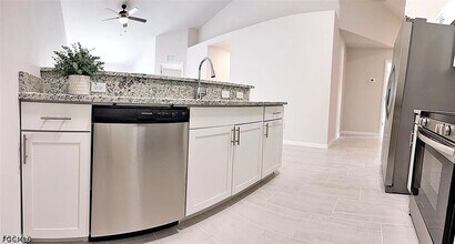 2938 Santa Barbara Blvd S in Cape Coral, FL - Building Photo - Building Photo