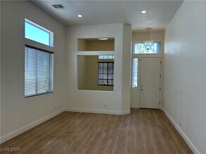 3217 Ridgecliff St in Las Vegas, NV - Building Photo - Building Photo