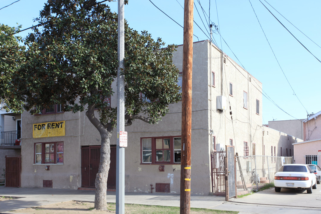 908 Martin Luther King Jr Ave in Long Beach, CA - Building Photo