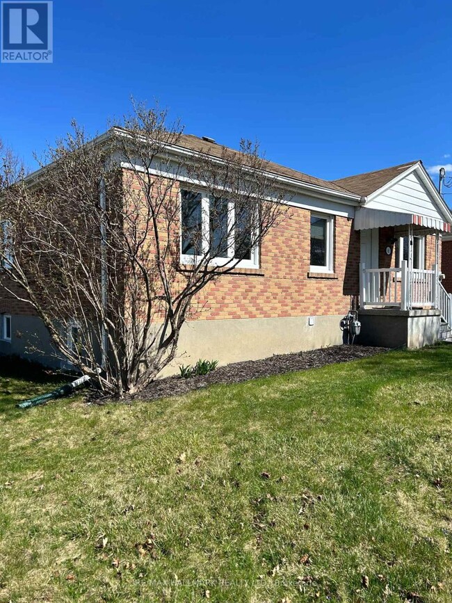 63 Lockerbie Ave in Toronto, ON - Building Photo - Building Photo