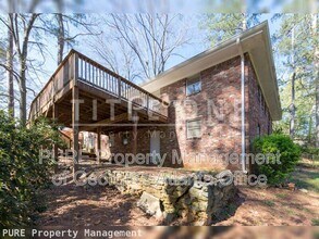 2435 Woodacres Rd NE in Atlanta, GA - Building Photo - Building Photo