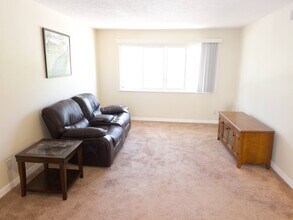 16 W Rhodes Dr in New Smyrna Beach, FL - Building Photo - Building Photo