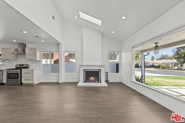 15153 La Maida St in Los Angeles, CA - Building Photo - Building Photo