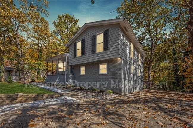 1056 Azalea Cir NE in Marietta, GA - Building Photo - Building Photo