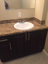 521 Brown Rd in Lantana, FL - Building Photo - Building Photo