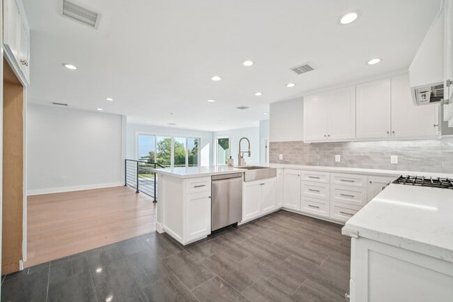 1854 Homeworth Dr in Rancho Palos Verdes, CA - Building Photo - Building Photo