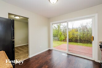 660 Sullivan Ln in University Park, IL - Foto de edificio - Building Photo