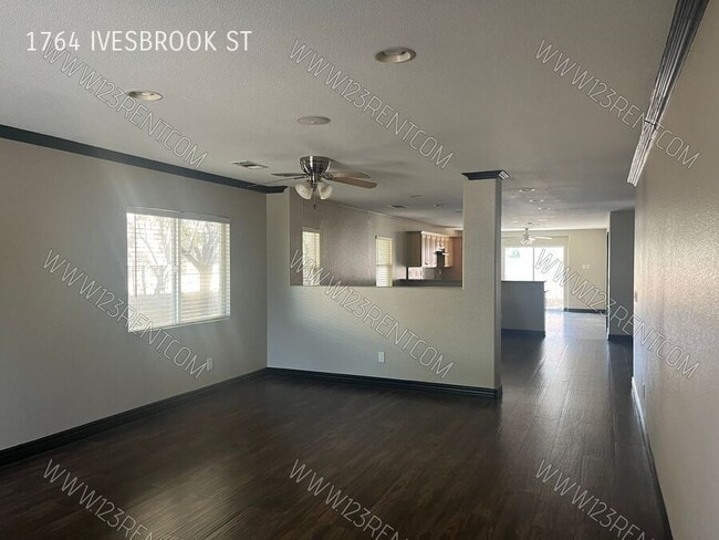 1764 E Ivesbrook St in Lancaster, CA - Building Photo - Building Photo