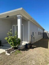 19304 Cloudy Bay Dr in Pflugerville, TX - Building Photo - Building Photo
