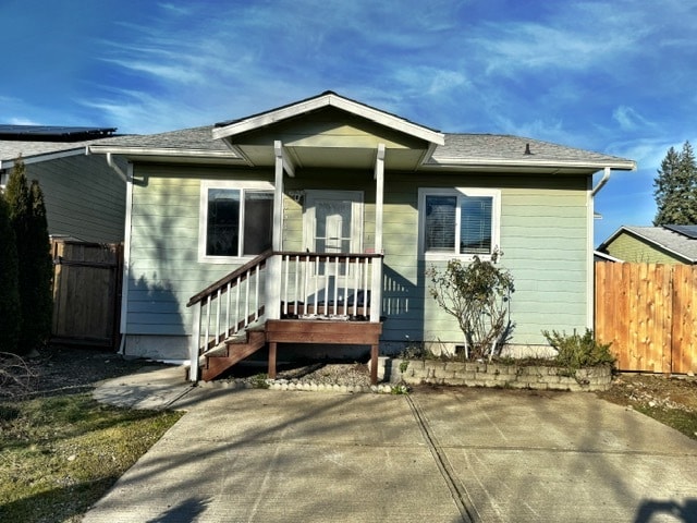 3541 Fair Winds Ln SE in Port Orchard, WA - Building Photo - Building Photo