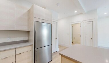 1510 N Shore Rd in Revere, MA - Building Photo - Building Photo
