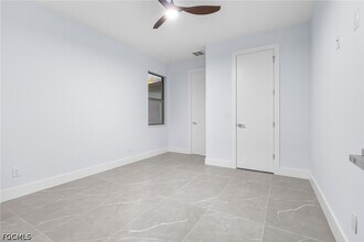 142 SW 33rd Pl in Cape Coral, FL - Building Photo - Building Photo