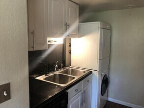 3351 S Field St in Lakewood, CO - Building Photo - Building Photo