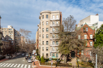 New Plaza in Washington, DC - Building Photo - Building Photo