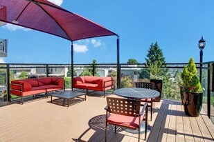 Arrive Magnolia in Seattle, WA - Building Photo