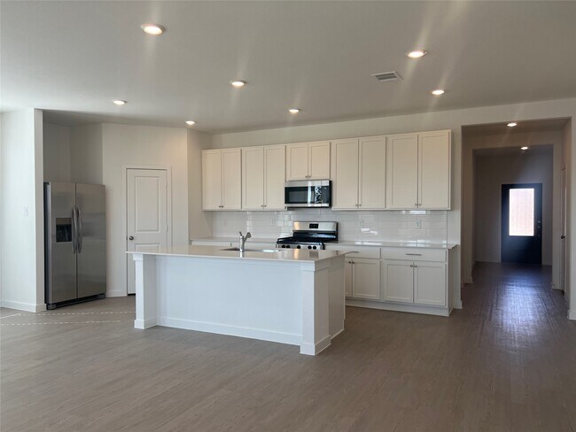 10615 Summers Wy in Beasley, TX - Building Photo - Building Photo