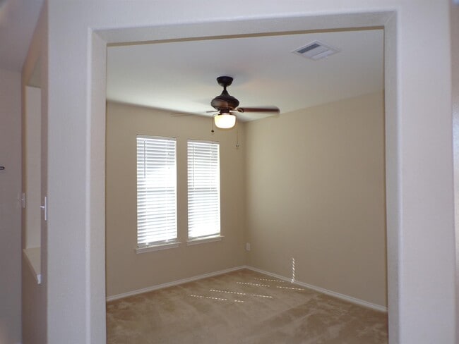 95 E Wildflower Blvd in Marble Falls, TX - Building Photo - Building Photo