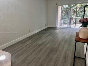 9156 NW 40th St in Coral Springs, FL - Building Photo - Building Photo