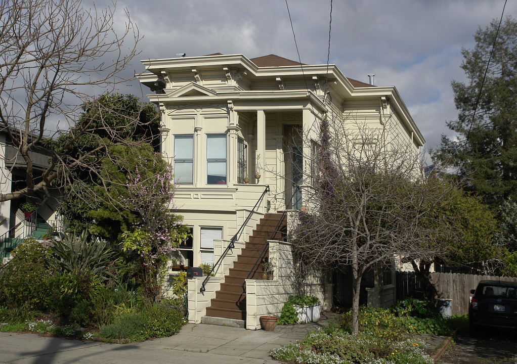 5564-5566 Marshall St in Emeryville, CA - Foto de edificio