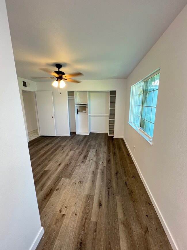4493 Charles Ronald Ave in Las Vegas, NV - Building Photo - Building Photo