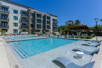 Lenox Grandview in San Antonio, TX - Foto de edificio - Building Photo