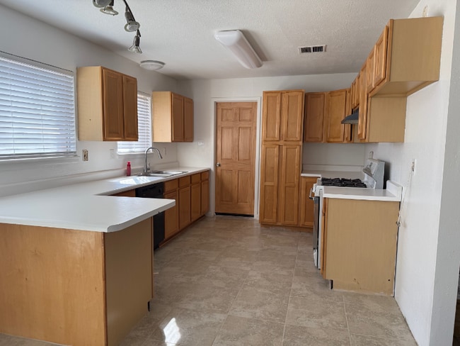 2716 Beechwood St in Odessa, TX - Building Photo - Building Photo