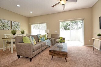 2445 Harleyford Pl in Fern Park, FL - Building Photo - Building Photo