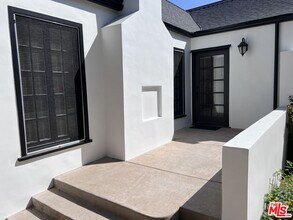 810 N Harper Ave in Los Angeles, CA - Building Photo - Building Photo