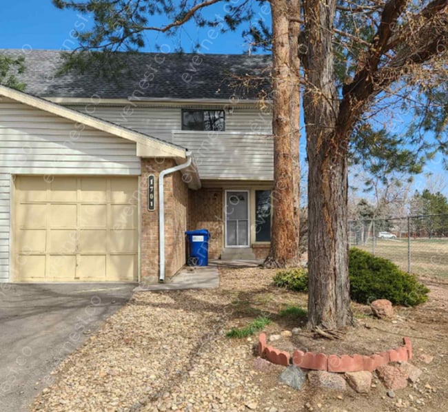 property at 1701 Cato Cir