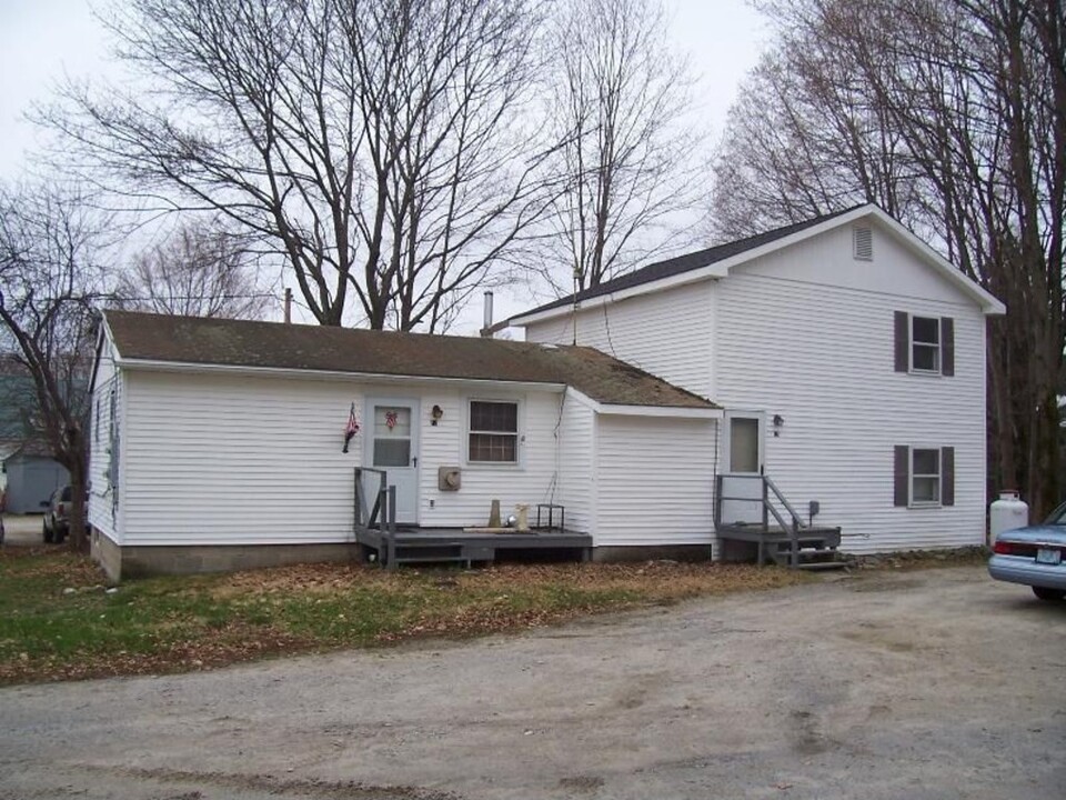 12 Church St in Peterborough, NH - Building Photo